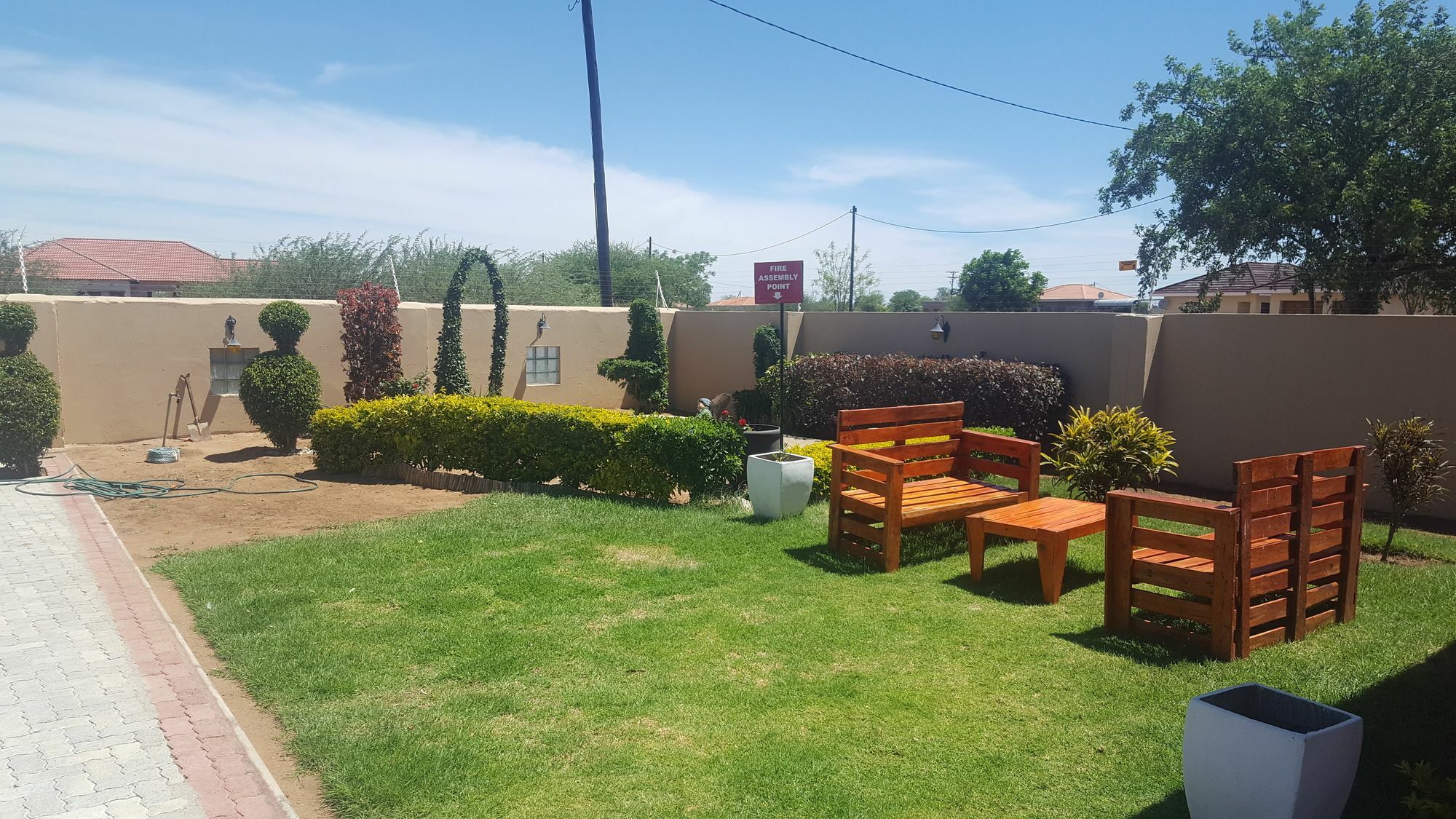 Mathlyn Guest House Francistown Exterior photo